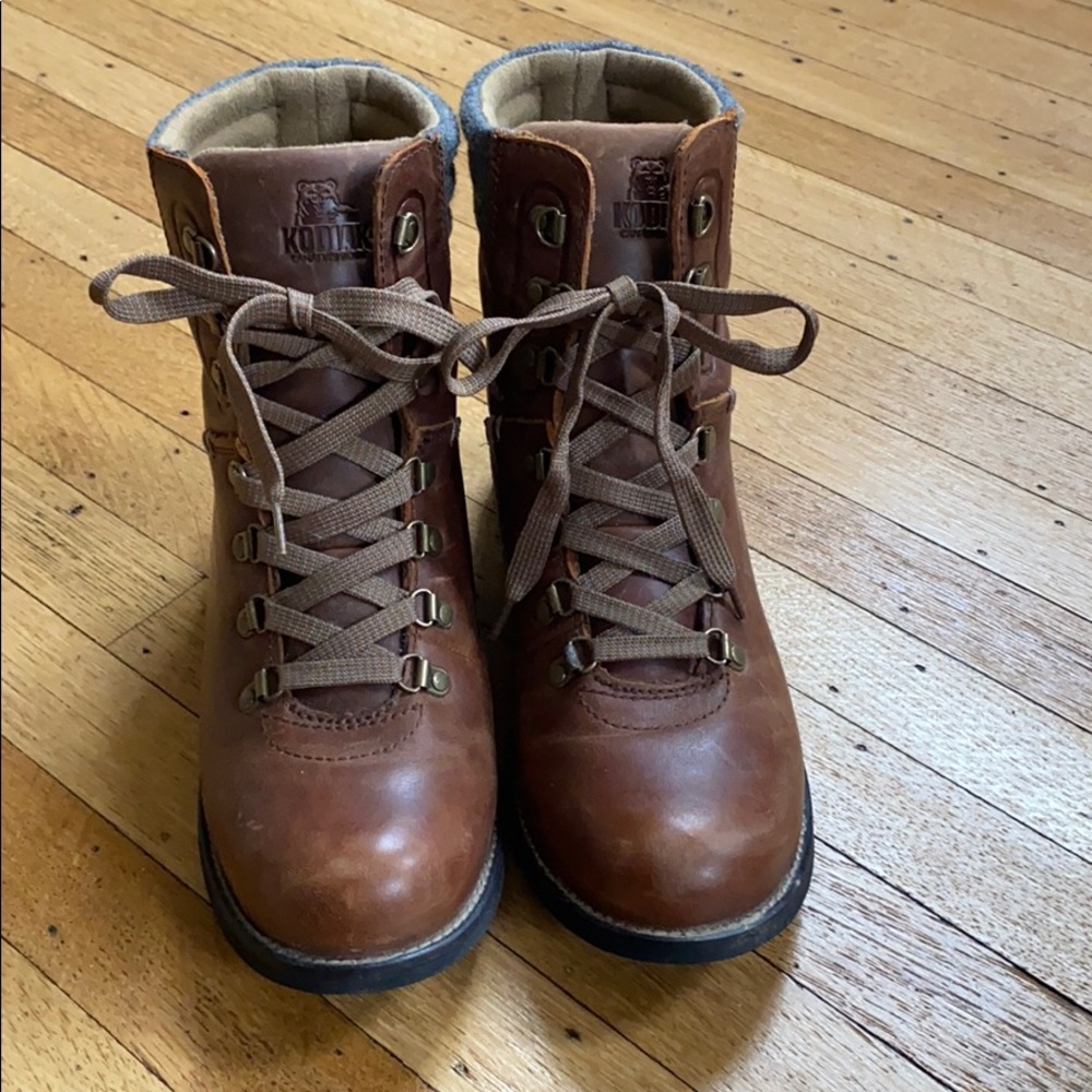 Kodiak women’s leather boots. KD419132A01 size 9.5